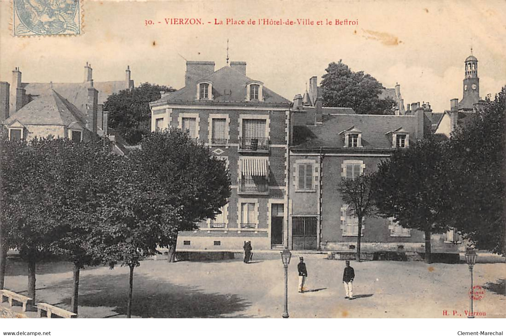 VIERZON - La Place De L'Hôtel De Ville Et Le Beffroi - Très Bon état - Vierzon