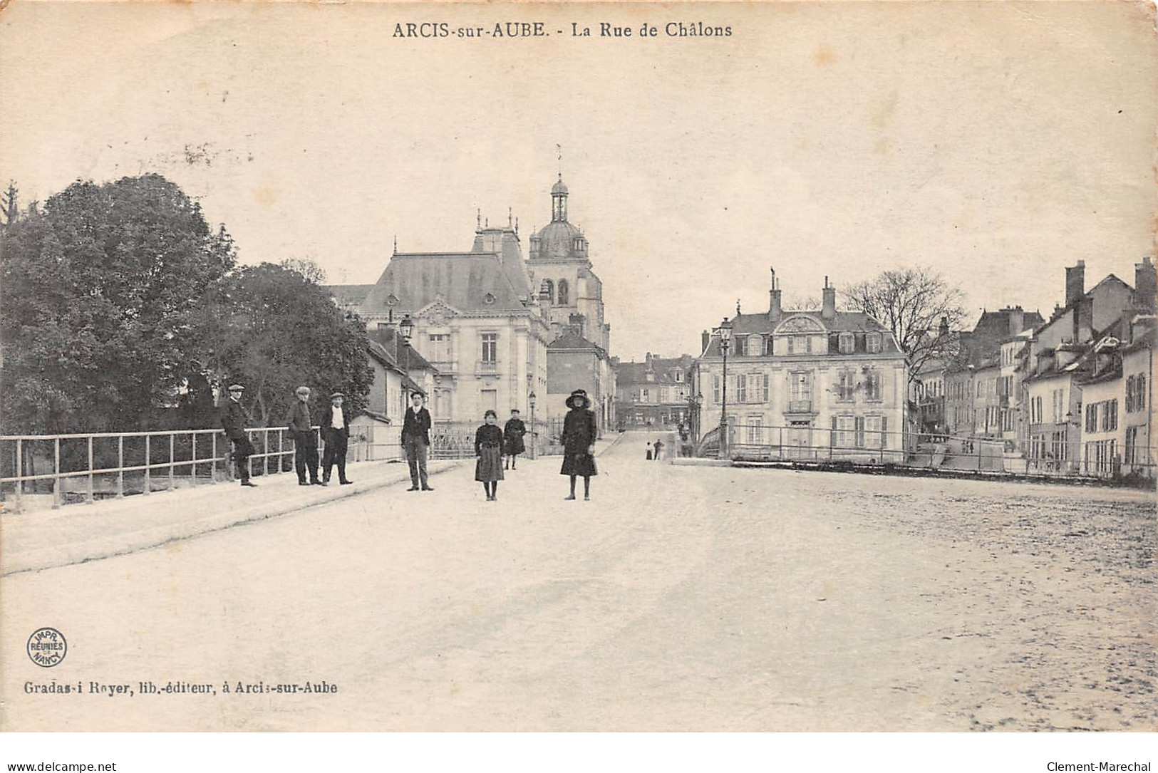 ARCIS SUR AUBE - La Rue De Châlons - Très Bon état - Arcis Sur Aube