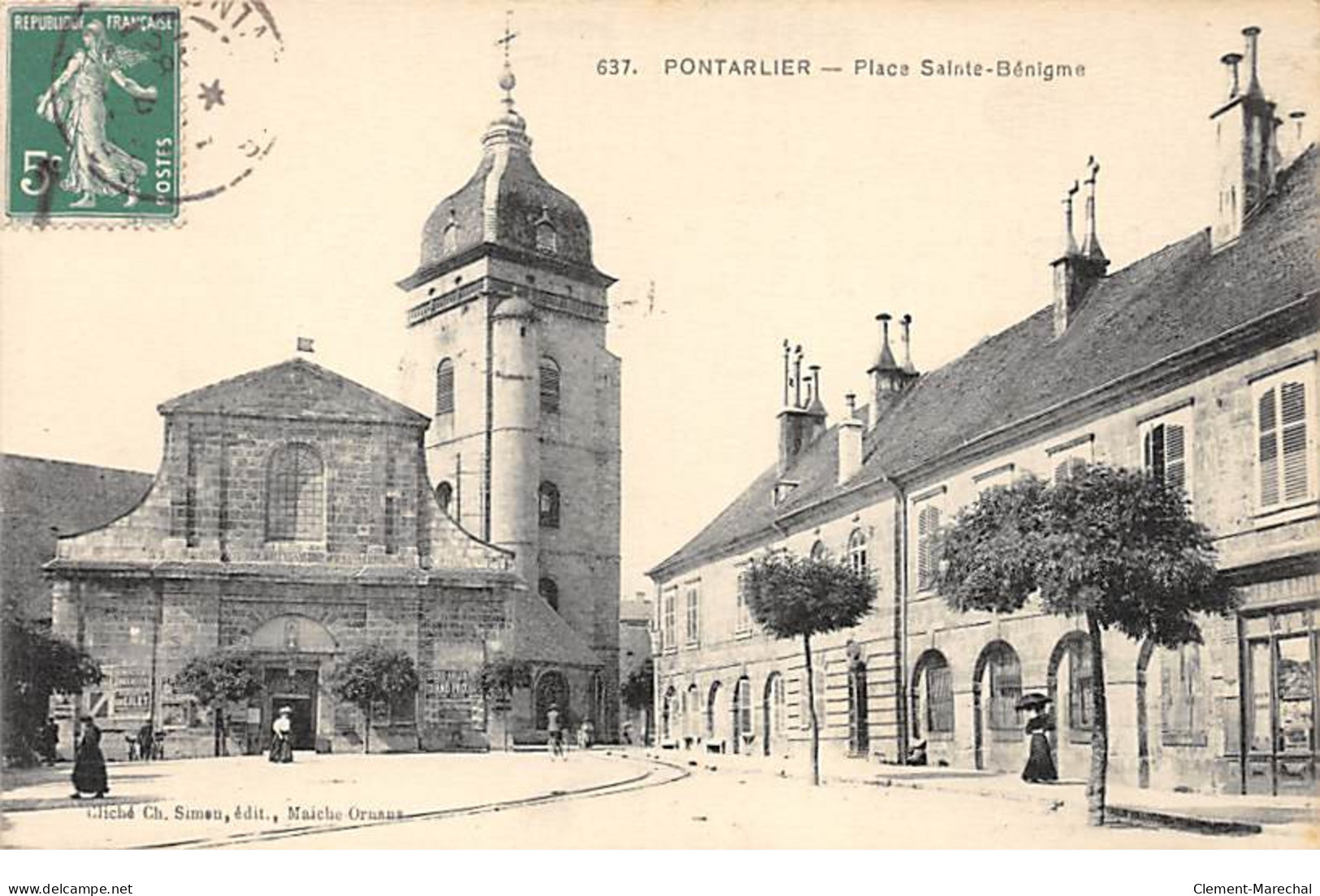 PONTARLIER - Place Sainte Bénigne - Très Bon état - Pontarlier