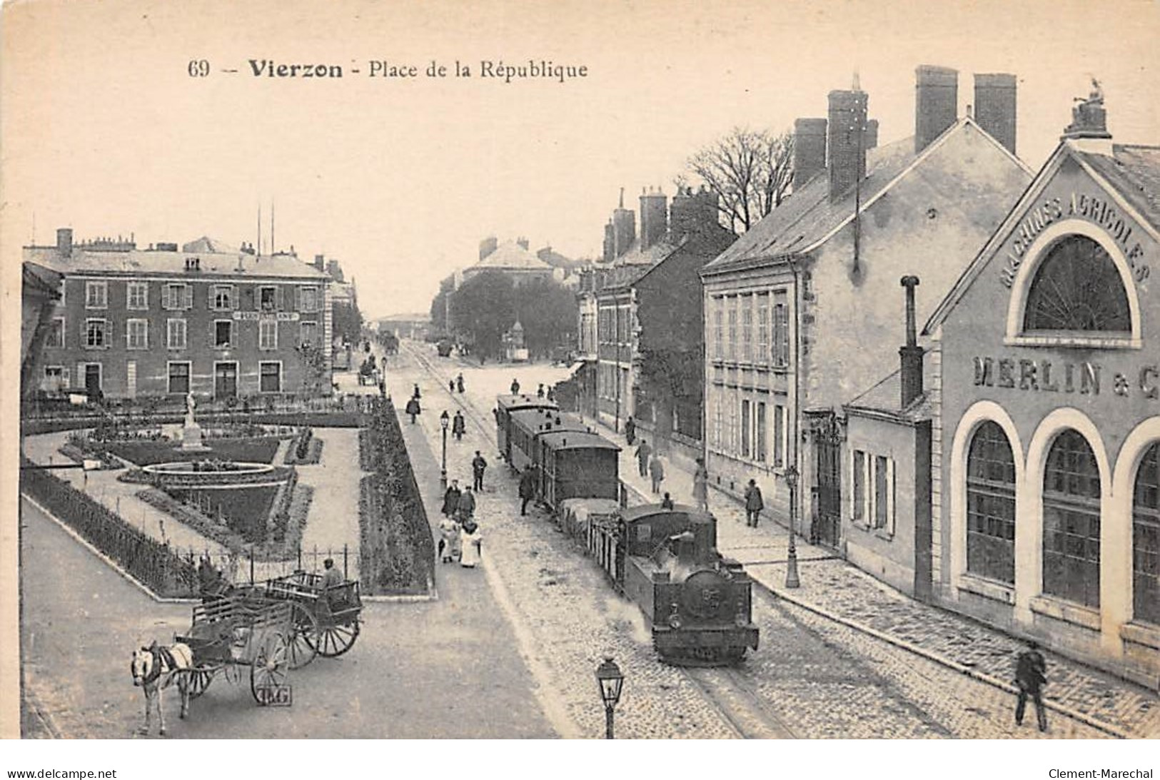 VIERZON - Place De La République - Très Bon état - Vierzon