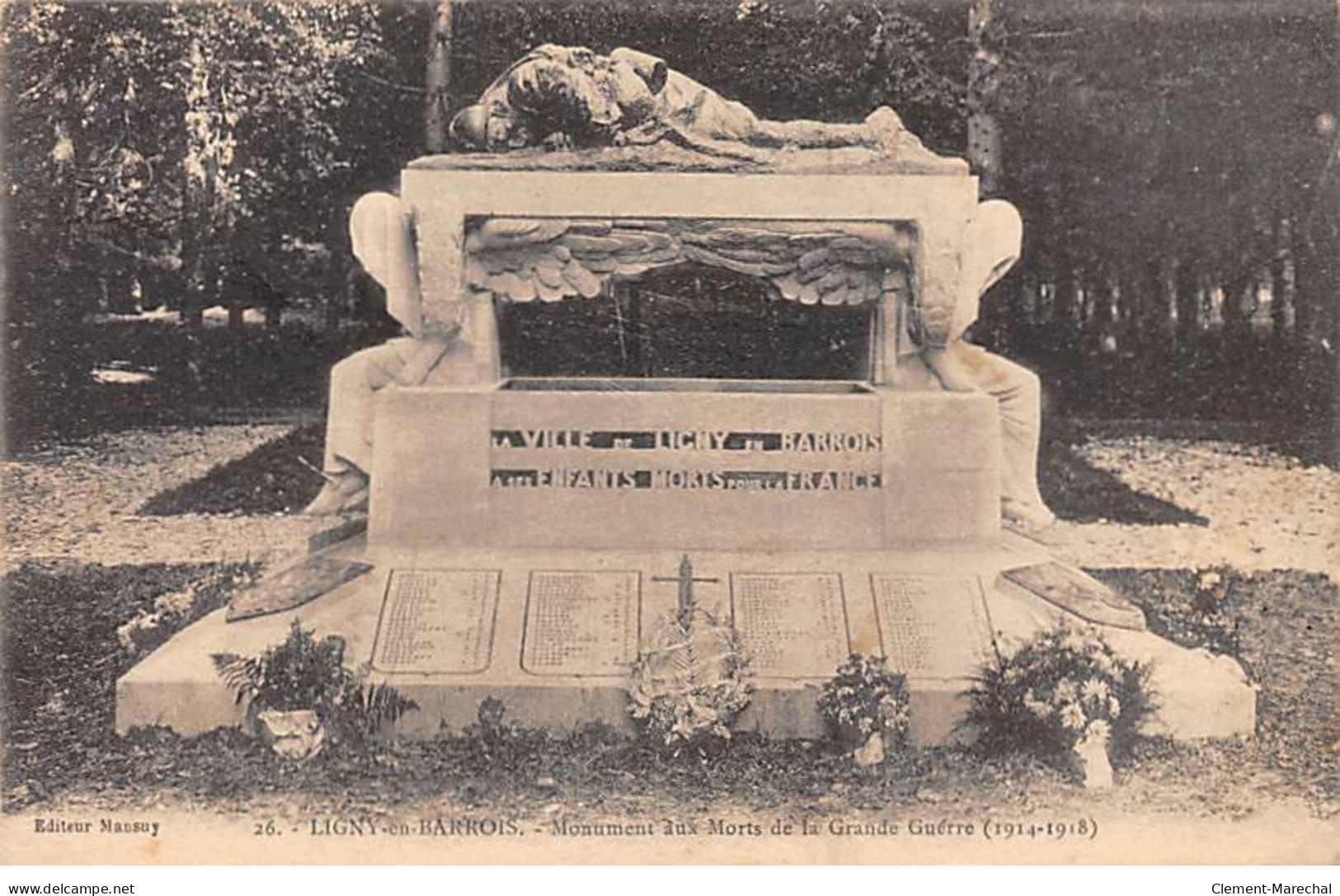 LIGNY EN BARROIS - Monument Aux Morts - Très Bon état - Ligny En Barrois