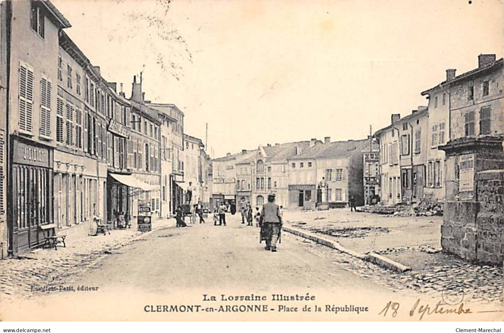 CLERMONT EN ARGONNE - Place De La République - Très Bon état - Clermont En Argonne