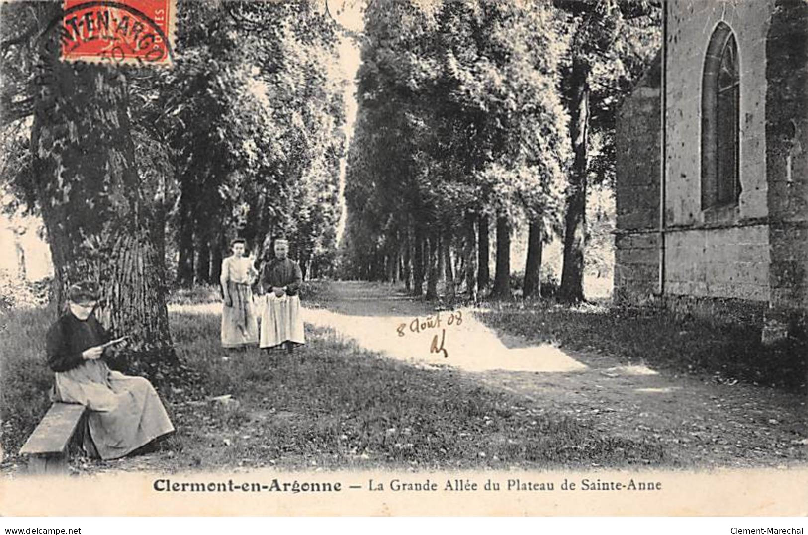 CLERMONT EN ARGONNE - La Grande Allée Du Plateau De Sainte Anne - Très Bon état - Clermont En Argonne
