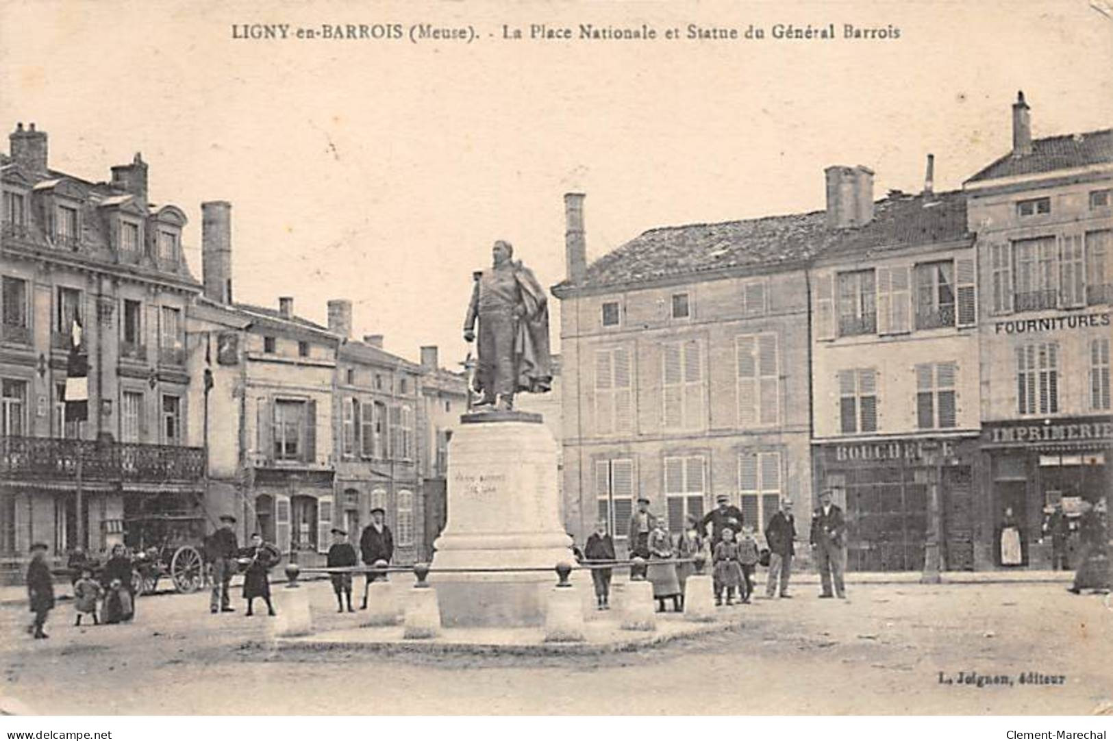 LIGNY EN BARROIS - La Place Nationale Et Statue Du Général Barrois - Très Bon état - Ligny En Barrois