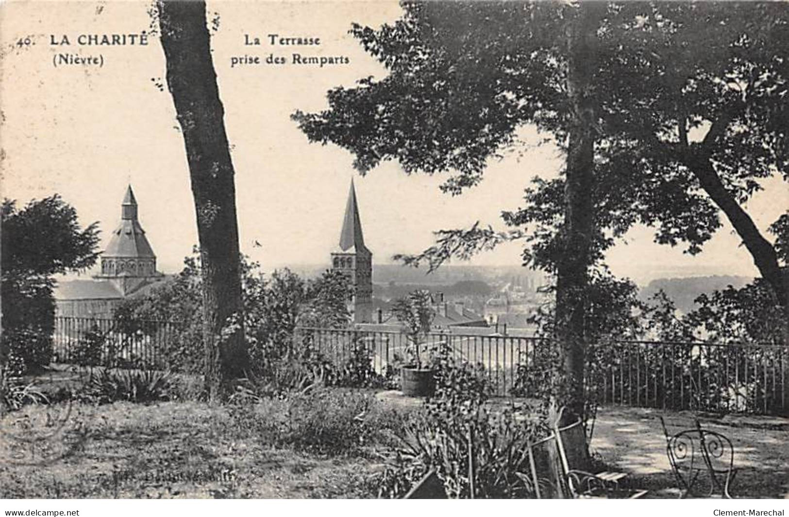 LA CHARITE - La Terrasse Prise Des Remparts - Très Bon état - La Charité Sur Loire