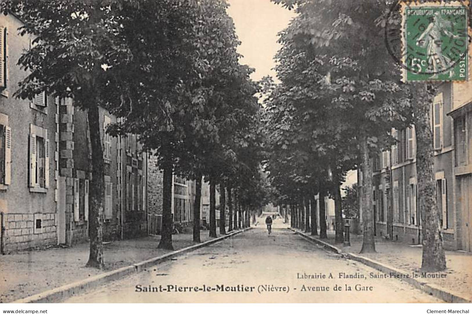 SAINT PIERRE LE MOUTIER - Avenue De La Gare - Très Bon état - Saint Pierre Le Moutier