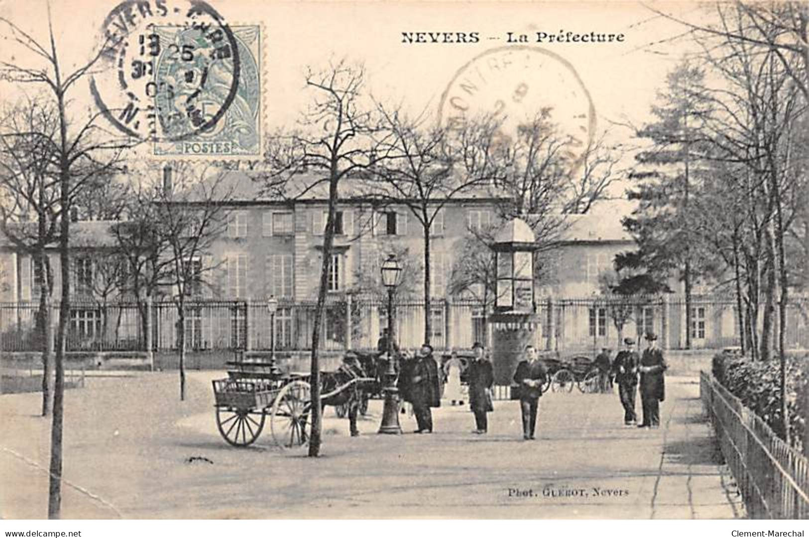 NEVERS - La Préfecture - état - Nevers