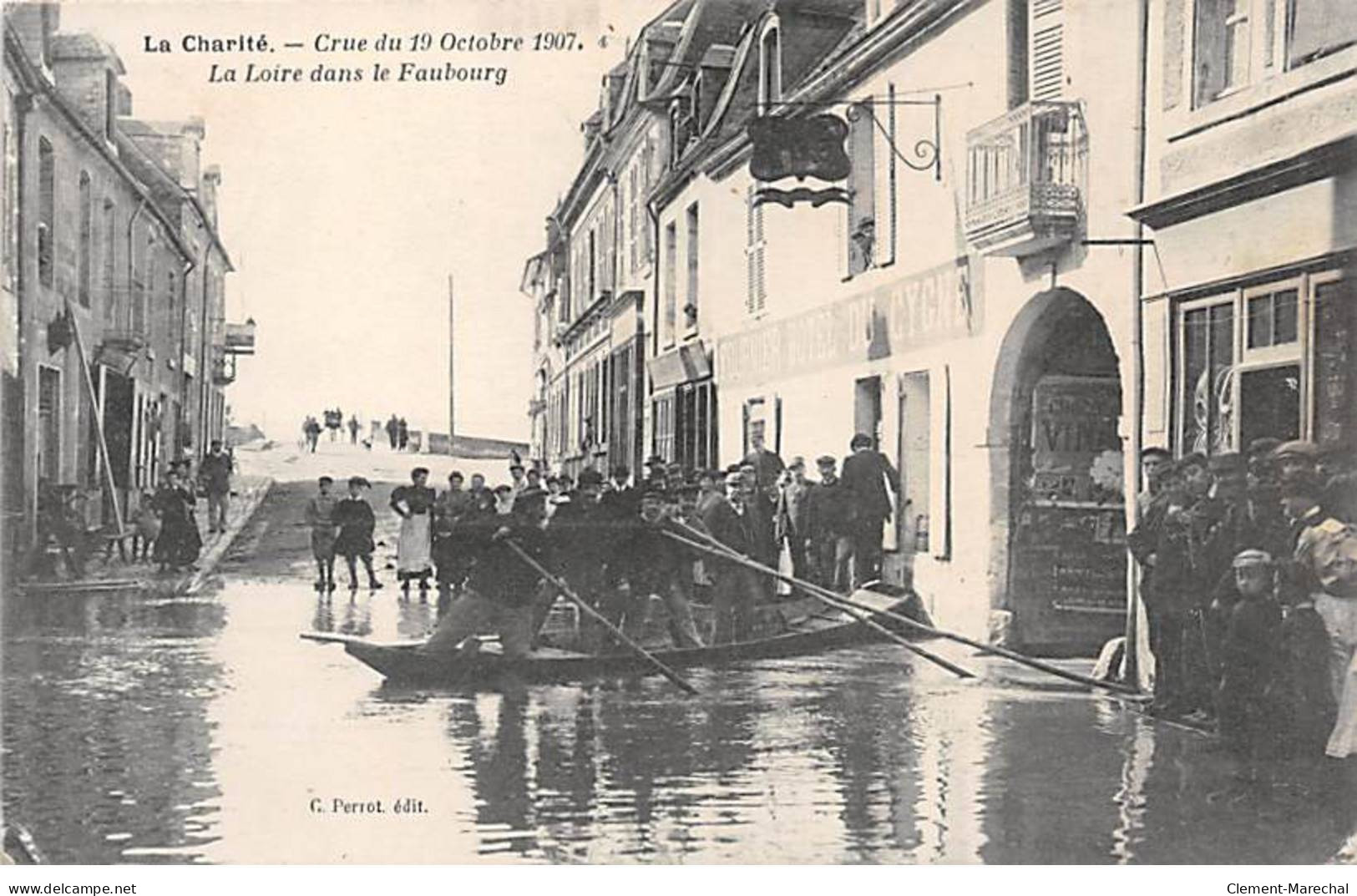 LA CHARITE - Crue Du 19 Octobre 1907 - La Loire Dans Le Faubourg - état - La Charité Sur Loire