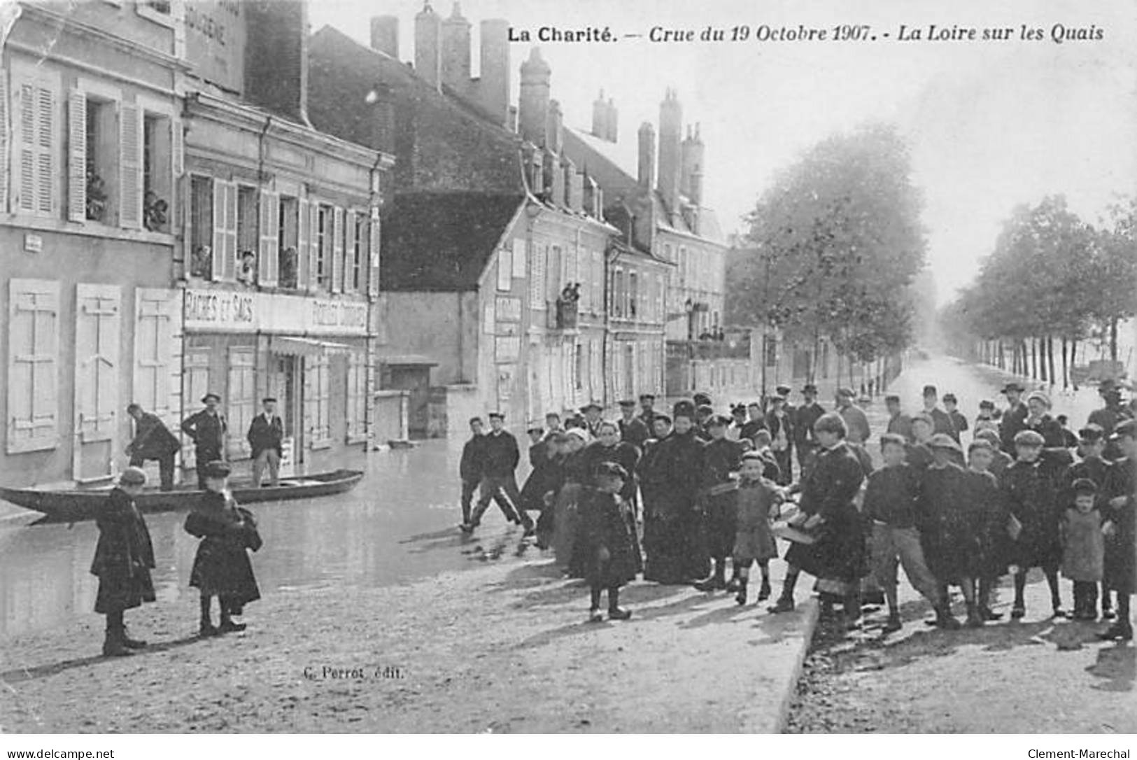 LA CHARITE - Crue Du 19 Octobre 1907 - La Loire Sur Les Quais - état - La Charité Sur Loire