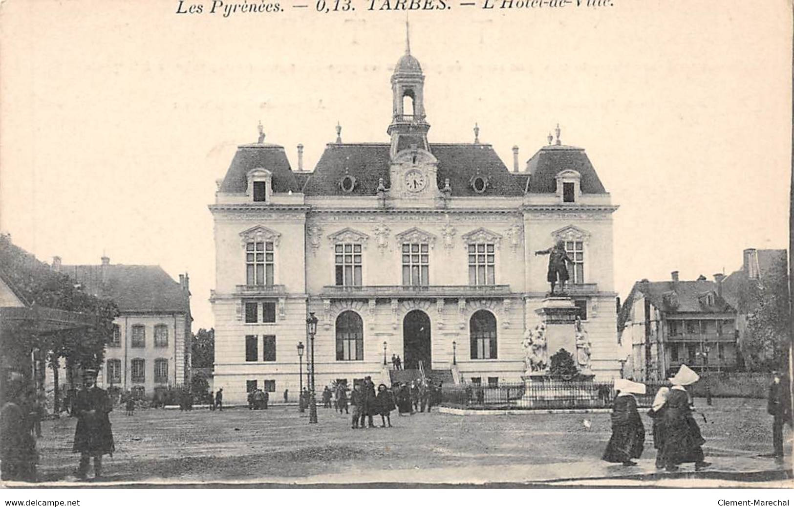 TARBES - L'Hôtel De Ville - Très Bon état - Tarbes