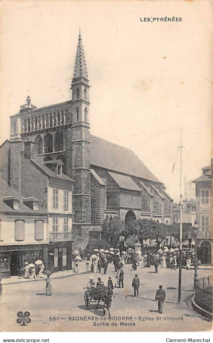 BAGNERES DE BIGORRE - Eglise Saint Vincent - Sortie De Messe - Très Bon état - Bagneres De Bigorre