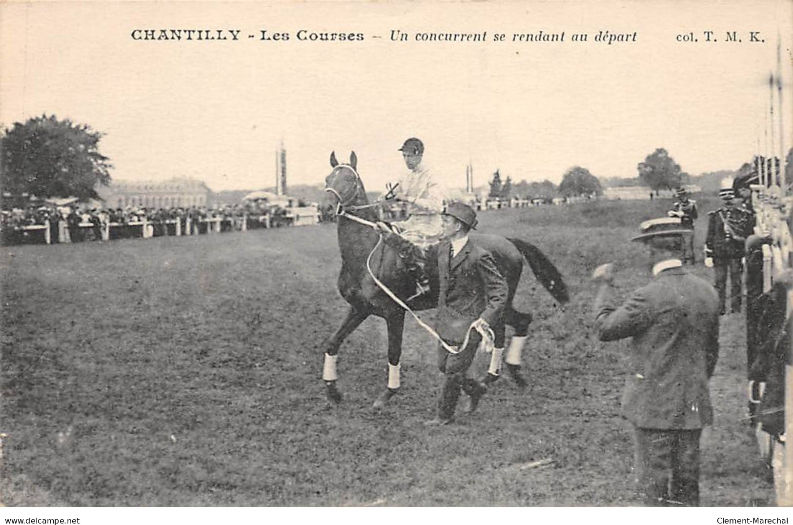 CHANTILLY - Les Courses - Un Concurrent Se Rendant Au Départ - Très Bon état - Chantilly