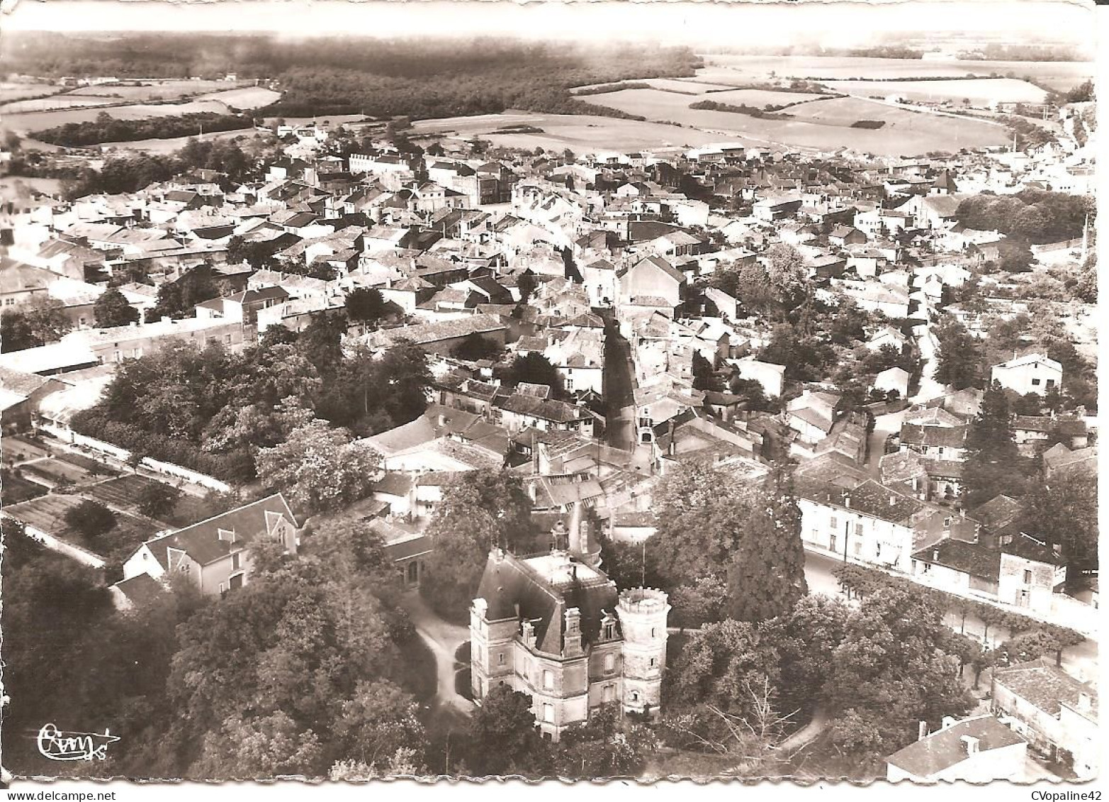 RUFFEC (16) Vue Et Château Du Portail CPSM GF - Ruffec