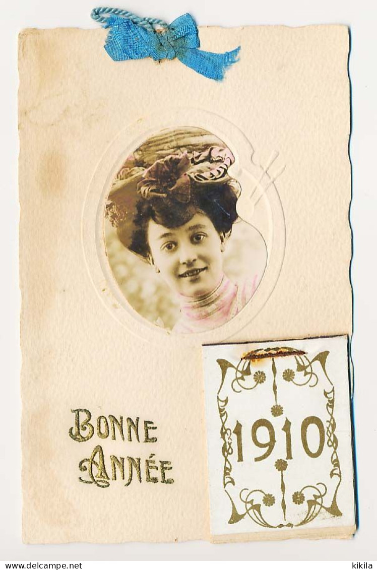 CPA Gaufrée Avec Petit Calendrier 1910 (2) Bonne Année (doré)  Jeune Fille Palette Peintre  Ruban - Nouvel An