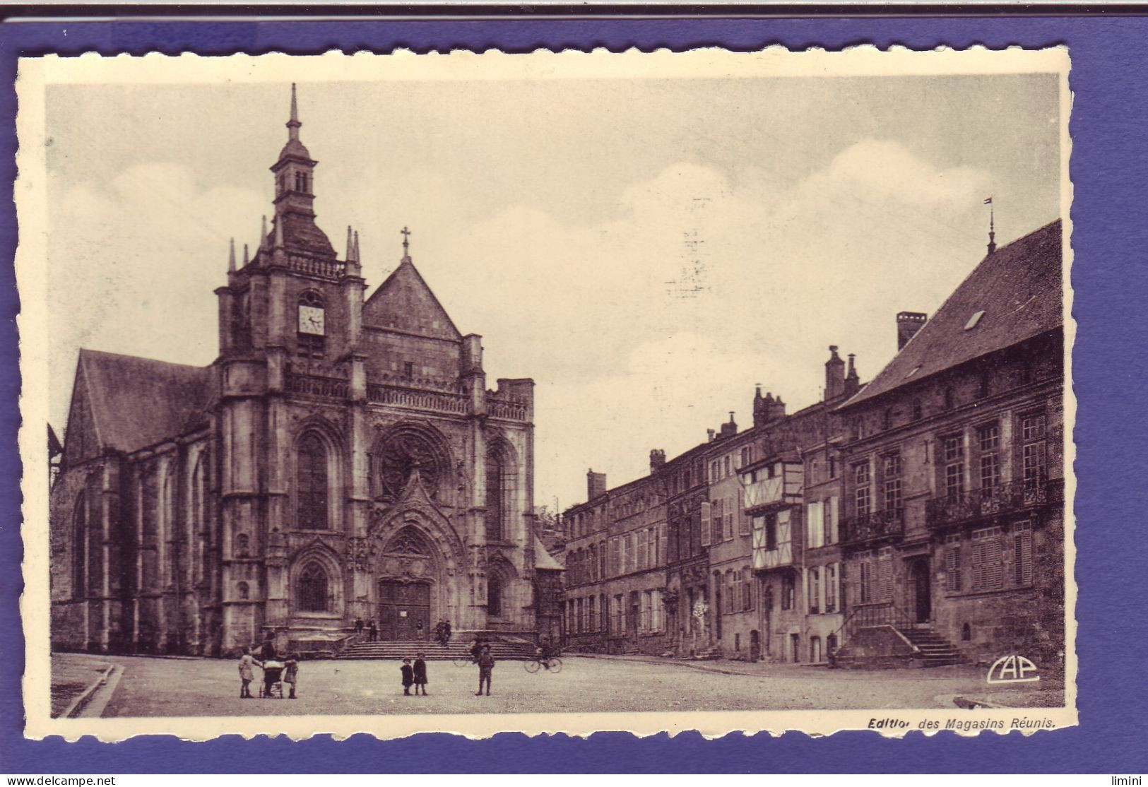 55 - BAR Le DUC - MUSÉE Et ÉGLISE SAINT ÉTIENNE  - ANIMÉE -  - Bar Le Duc