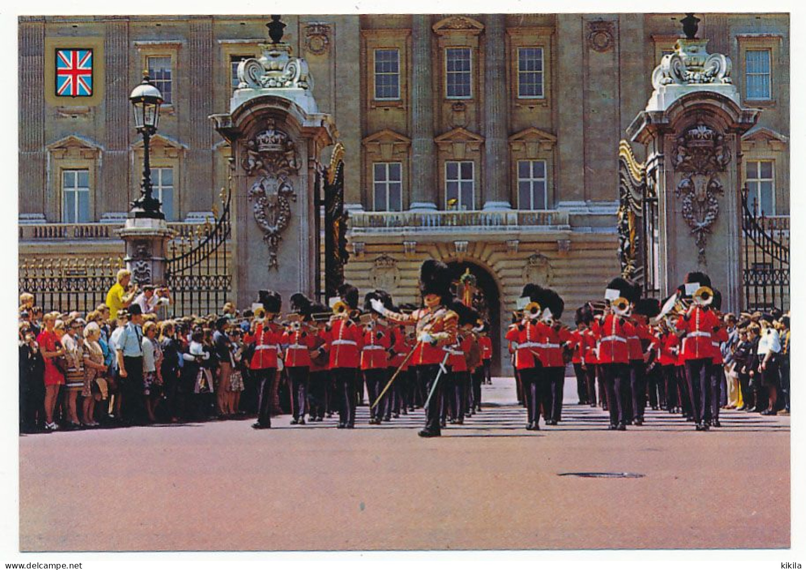 CPSM 10.5 X 15  Grande Bretagne Angleterre (221) LONDON The Queen's Guards Parade  Londres La Parade De La Garde De La * - Other & Unclassified
