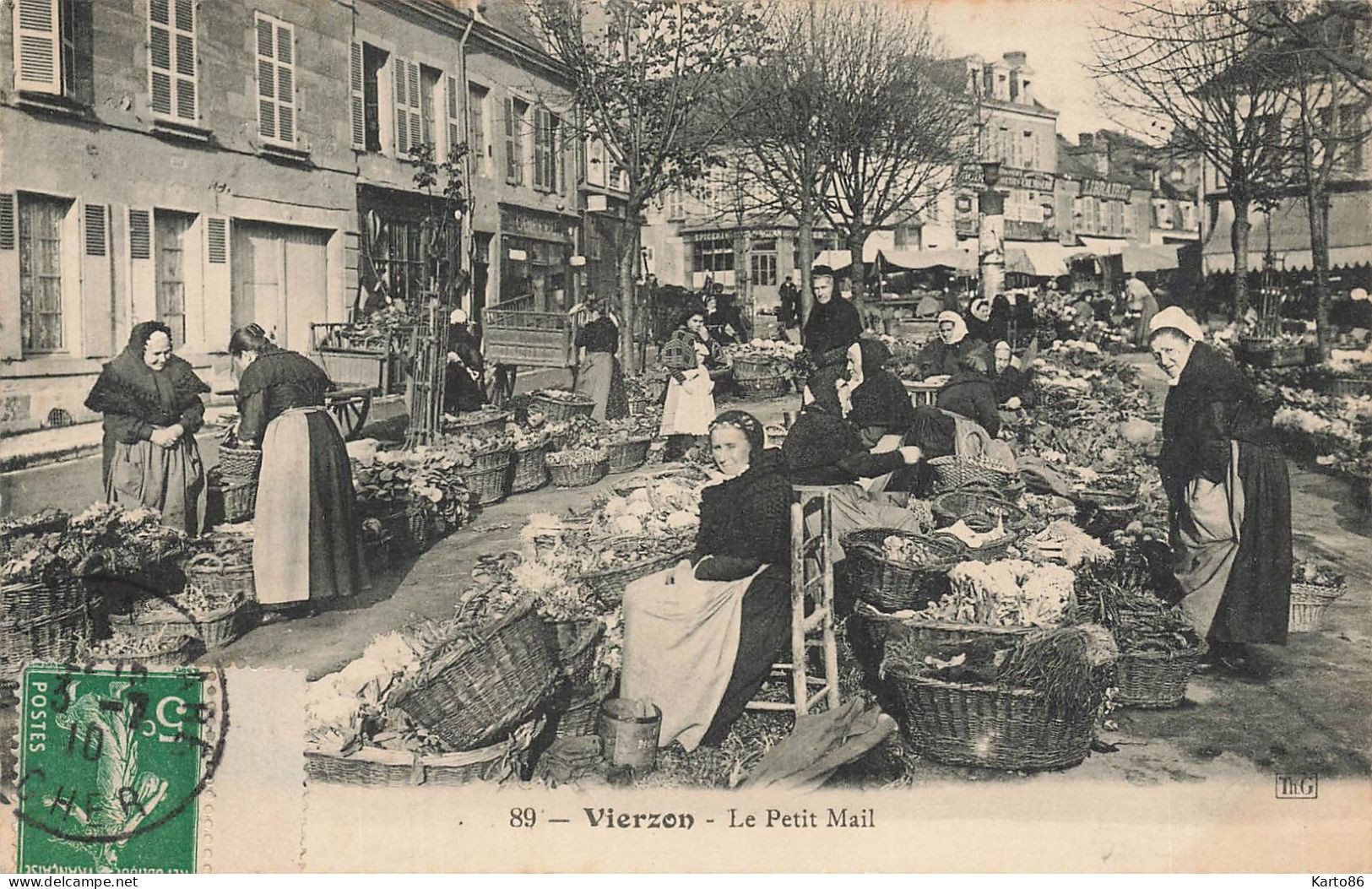 Vierzon * Le Petit Mail * Jour De Marché * Foire Marchands Coiffe - Vierzon