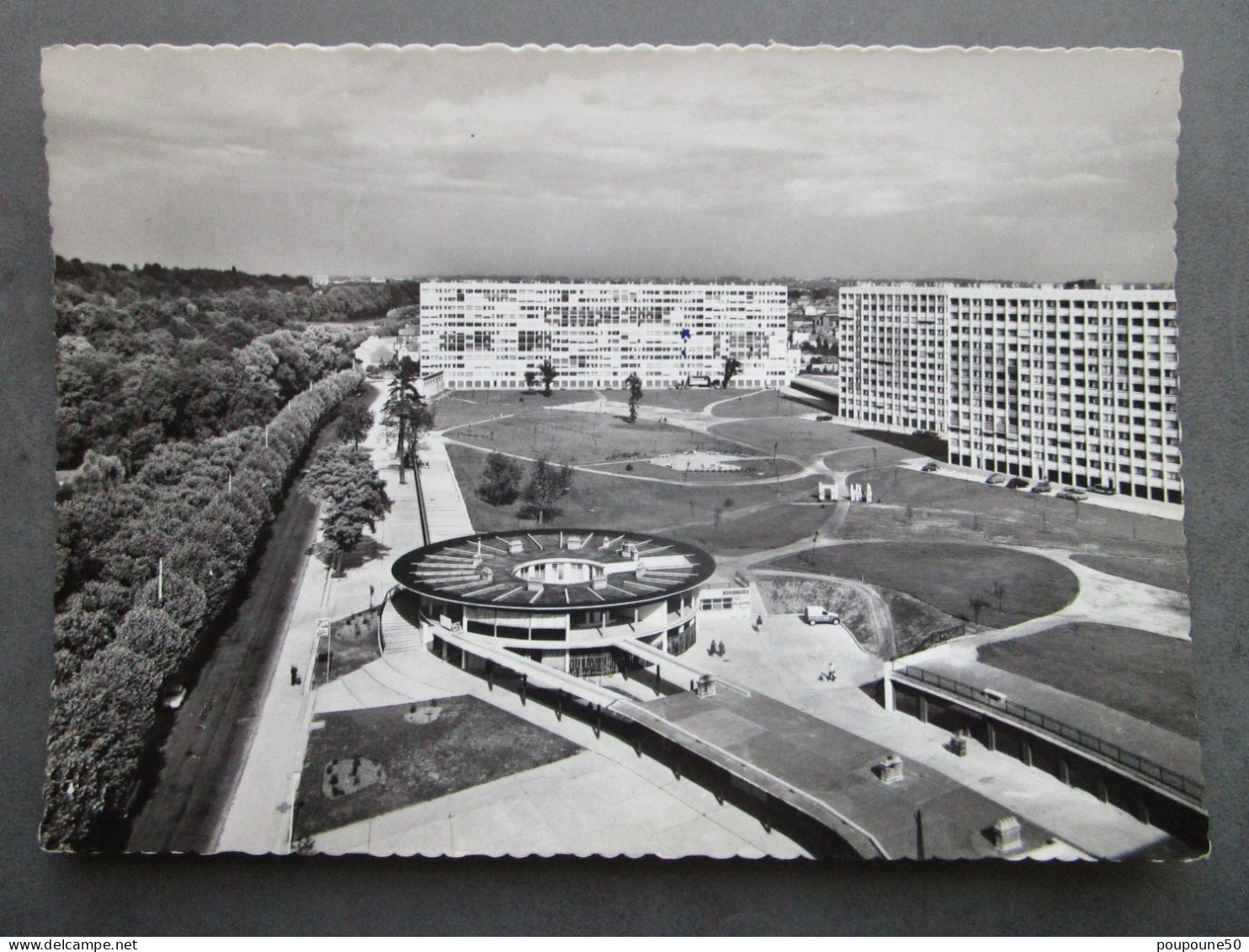 CP 94 MAISONS ALFORT Charentonneau  - Domaine De CHATEAU GAILLARD , Boulangerie Voiture  1950 - Maisons Alfort
