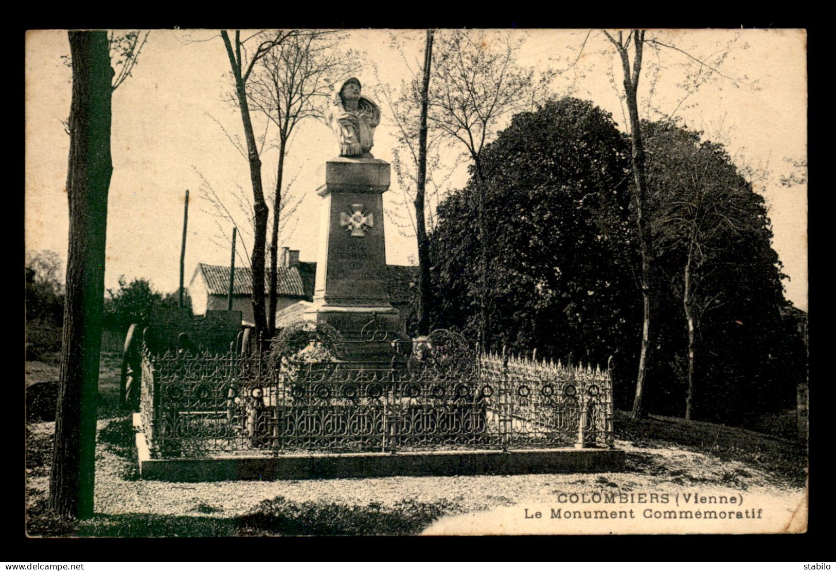 86 - COLOMBIERS - LE MONUMENT AUX MORTS - Autres & Non Classés