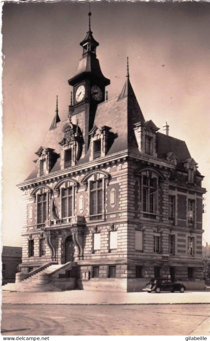 91 - Essonne -  CORBEIL  -  L Hotel De Ville  - Corbeil Essonnes