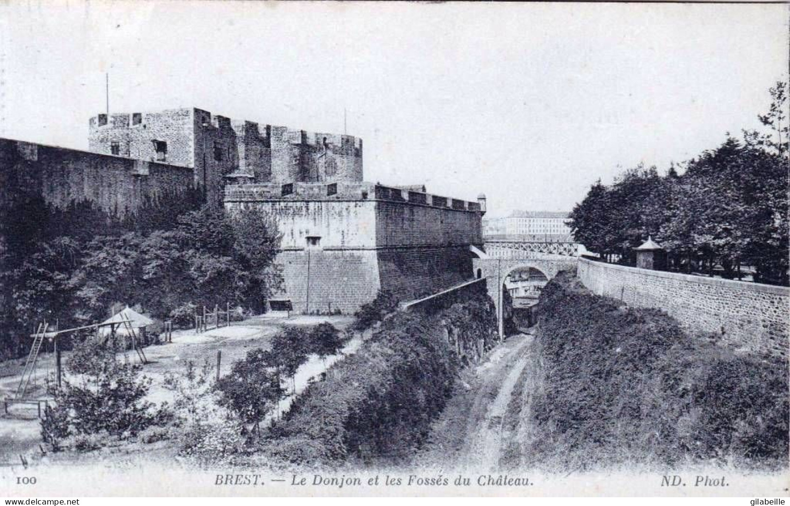 29 - Finistere - BREST -  Le Donjon Et Les Fossés Du Chateau - Brest