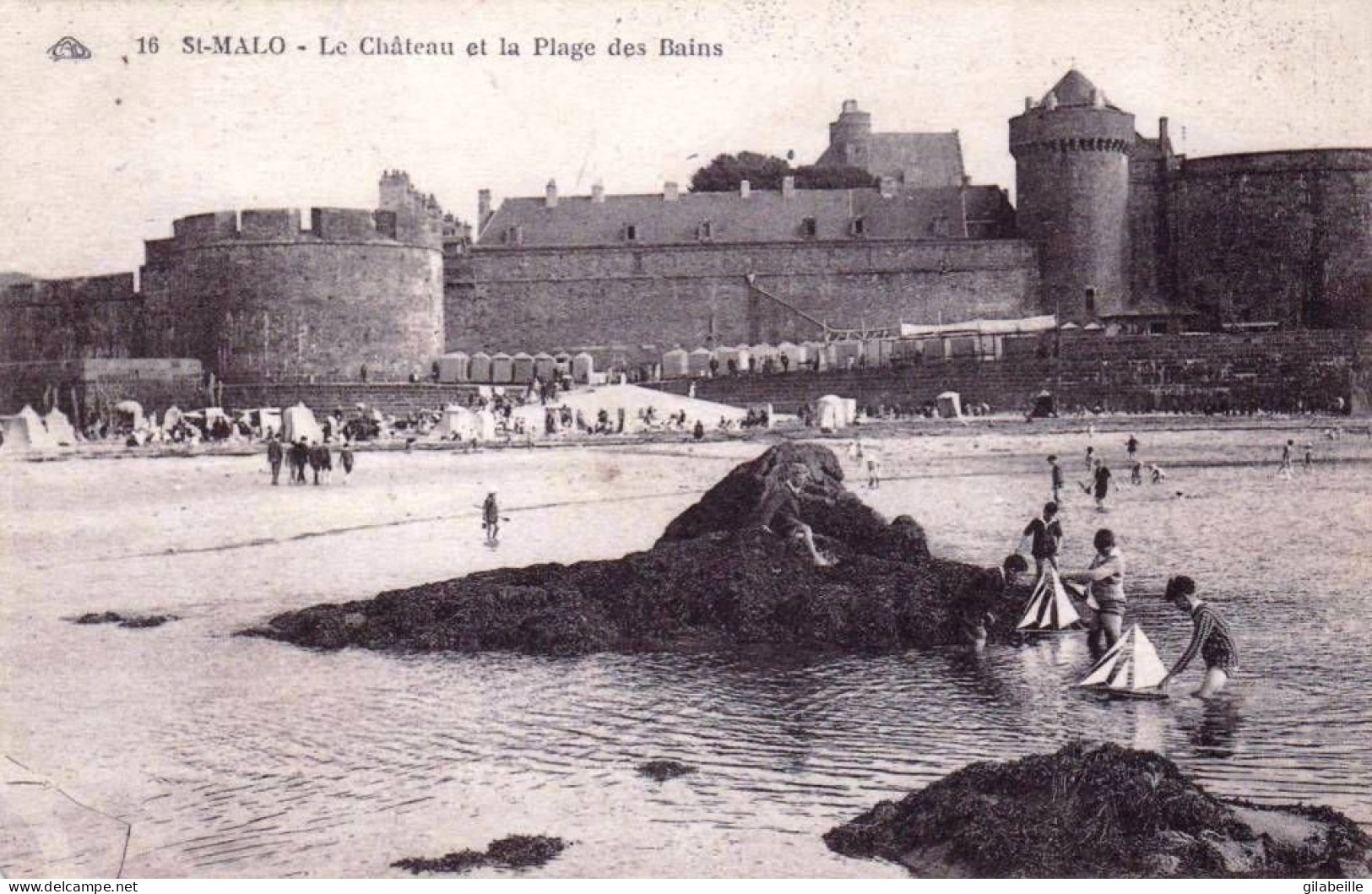 35 - Ille Et Vilaine -   SAINT MALO - Le Chateau Et La Plage Des Bains - Saint Malo