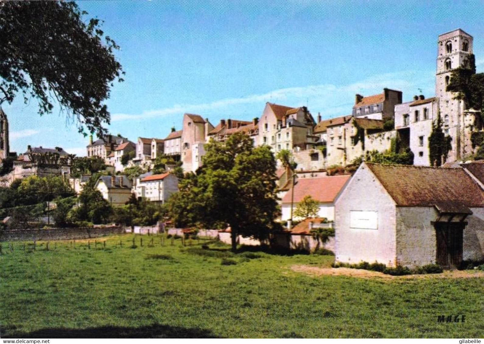 77 -  CHATEAU LANDON -  Vue Sur Les Remparts - Chateau Landon