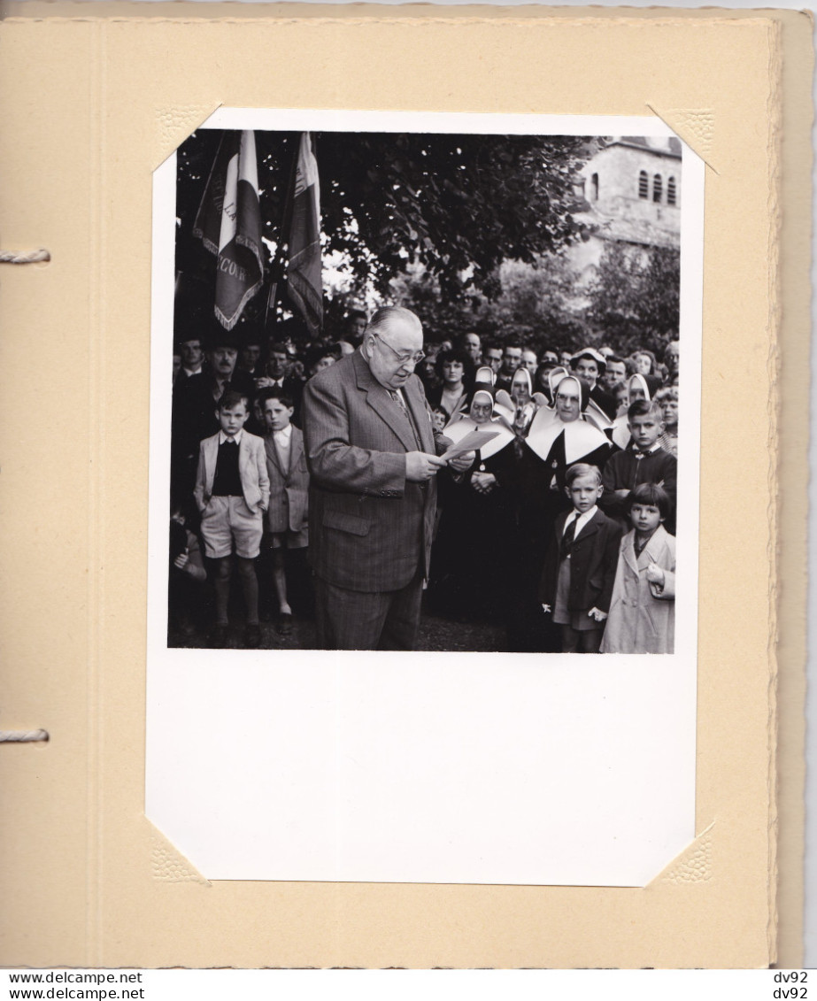 MEUSE GONDRECOURT ALBUM PHOTOGRAPHIQUE REMISE DE DECORATION PAR M. JACQUINOT MINISTRE  - Beroemde Personen