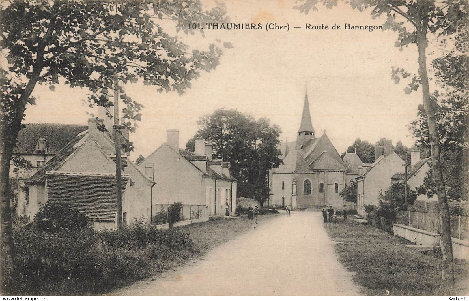 Thaumiers * La Route De Bannegon Et L'église - Sonstige & Ohne Zuordnung