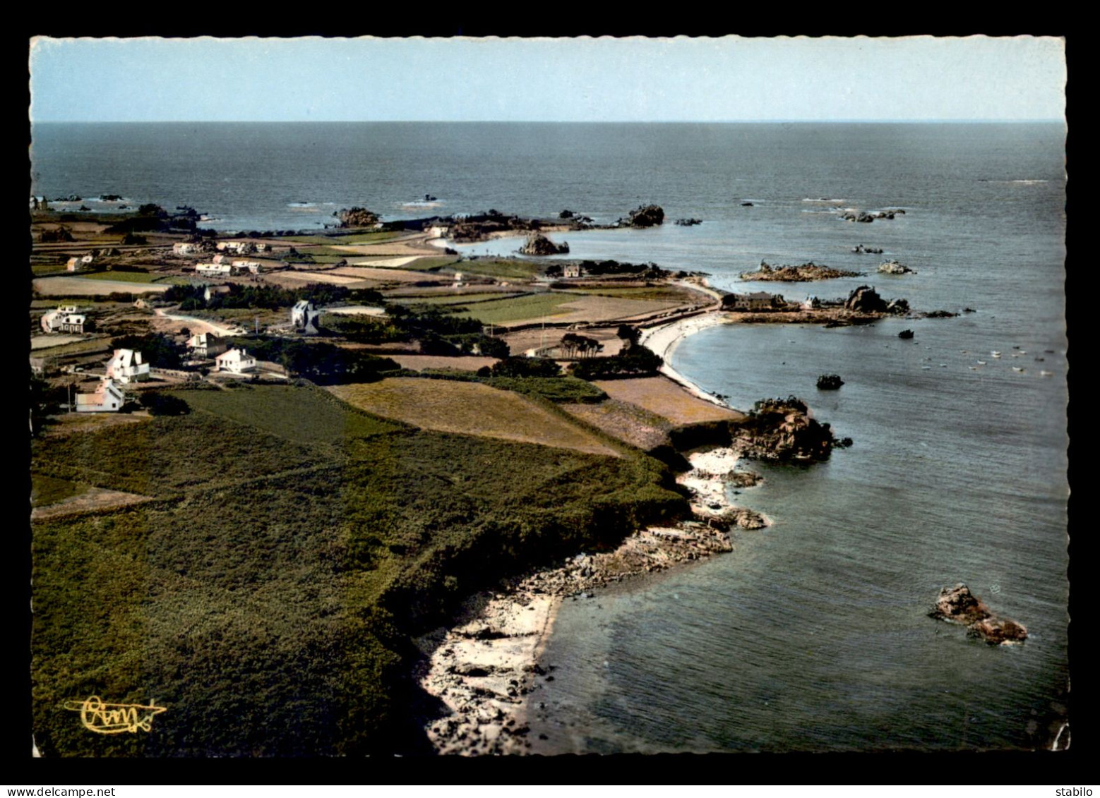 22 - PLOUGRESCANT - VUE AERIENNE - PORS-HIR - PORS BUGALES - Plougrescant