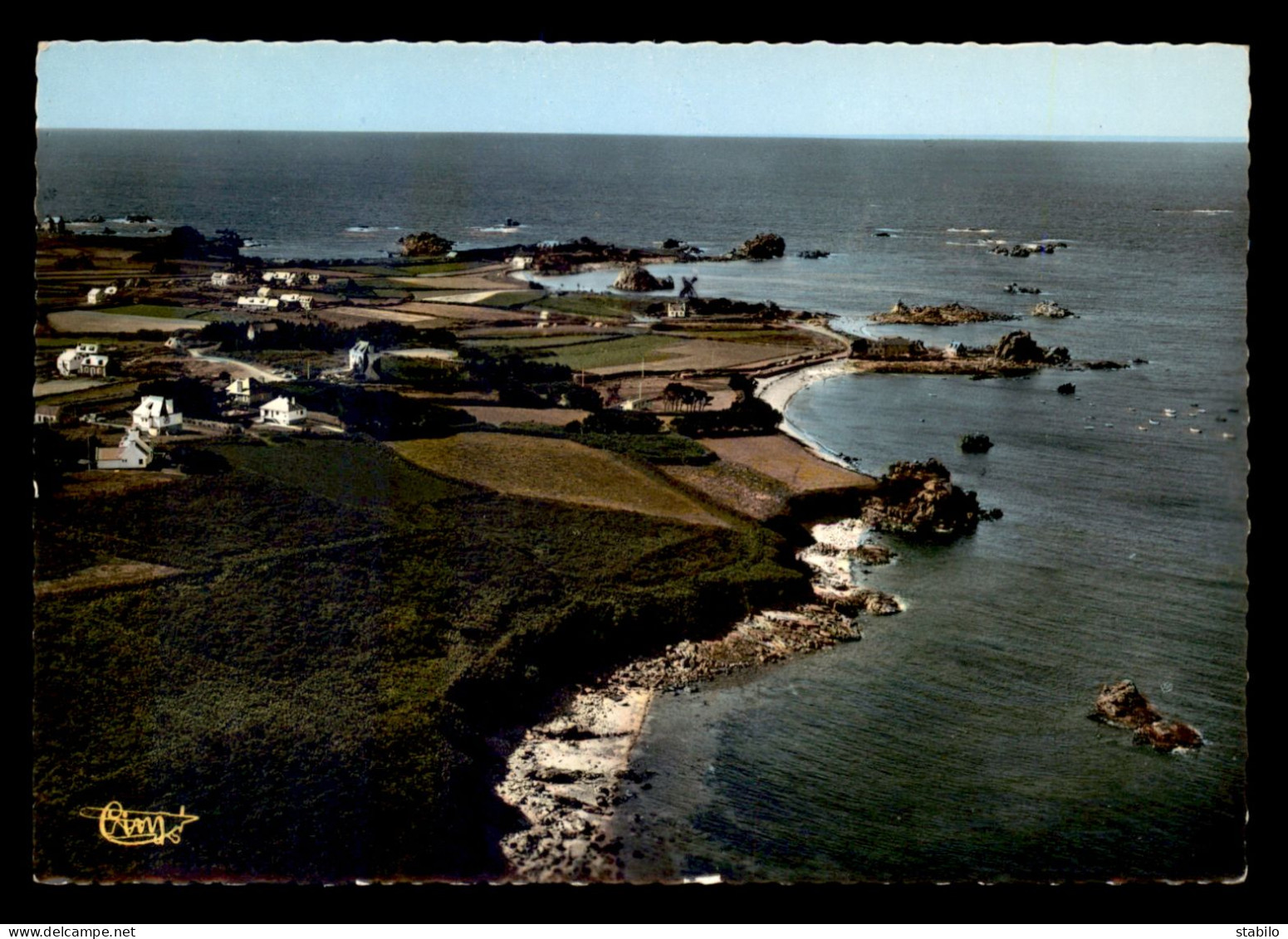 22 - PLOUGRESCANT - VUE AERIENNE - PORS-HIR - PORS BUGALES - Plougrescant