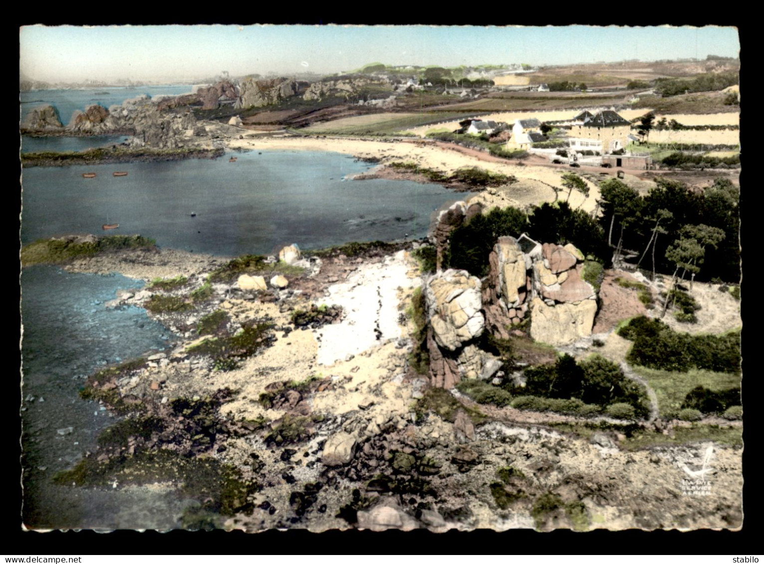 22 - PLOUGRESCANT - VUE AERIENNE - PORS-SCAFF - L'HOTEL DE LA PLAGE - Plougrescant