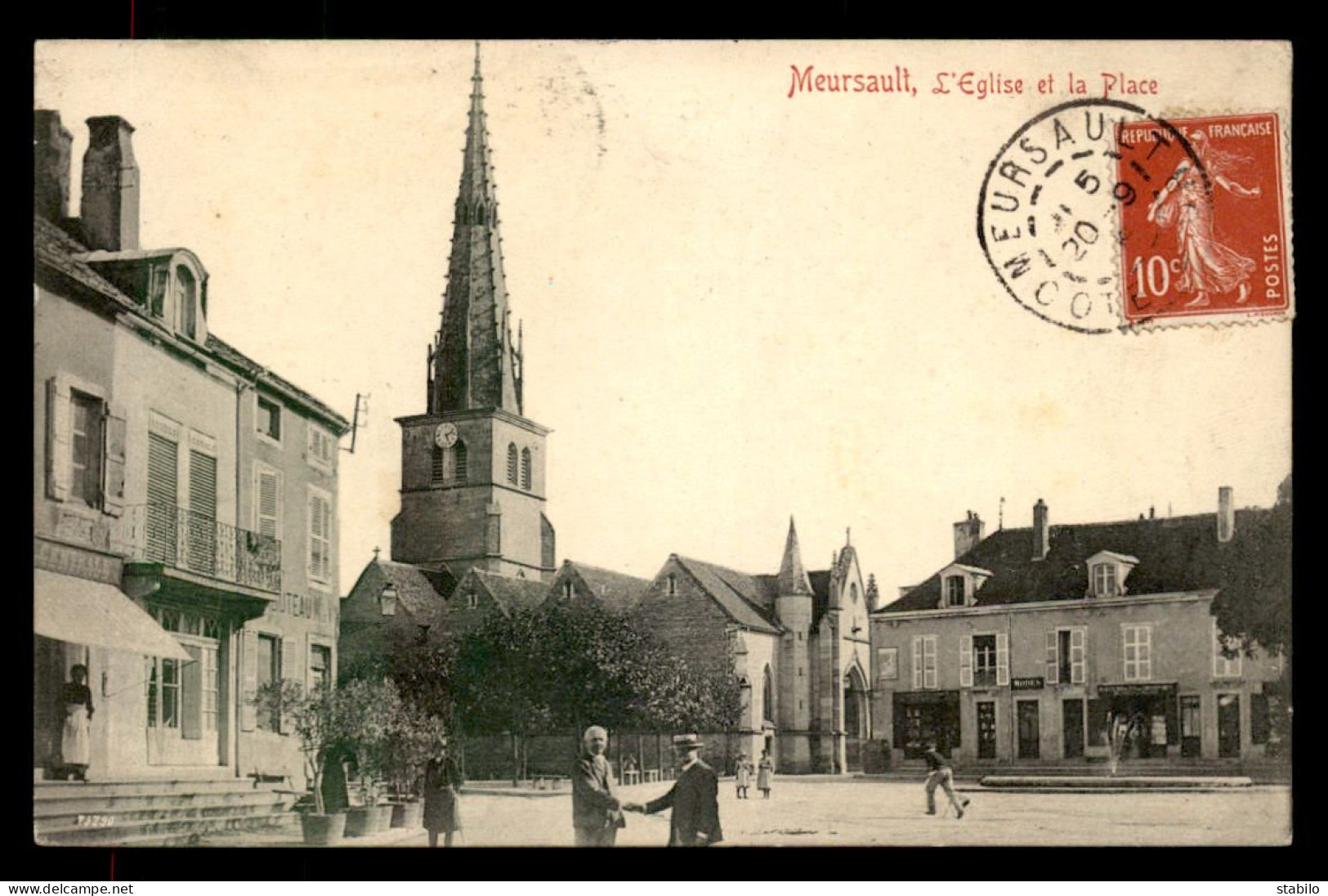 21 - MEURSAULT - L'EGLISE ET LA PLACE - Meursault