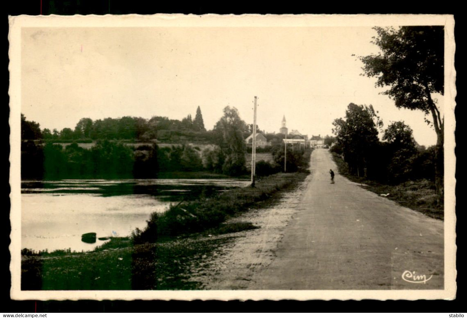 21 - ROUVRAY - ENTREE ROUTE DE LYON - L'ETANG - Autres & Non Classés