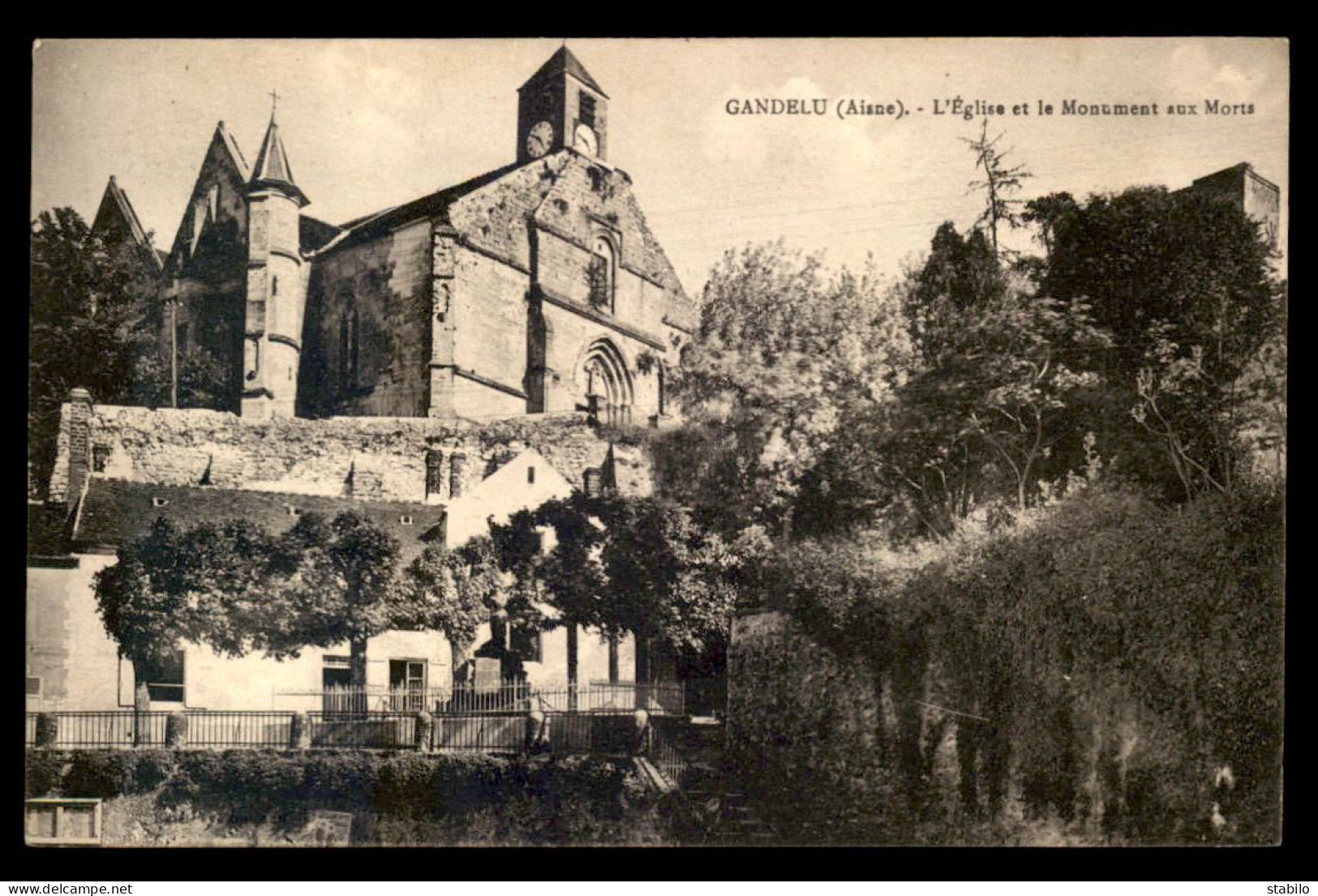 02 - GANDELU - L'EGLISE ET LE MONUMENT AUX MORTS - Autres & Non Classés