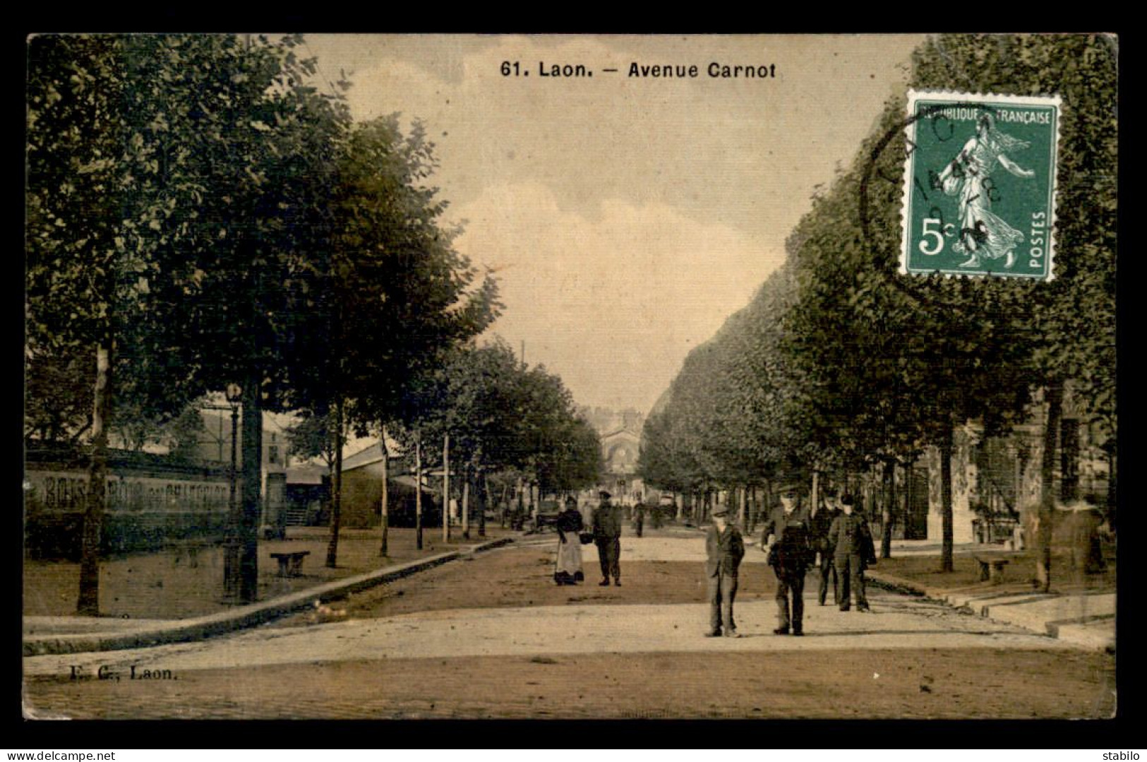 02 - LAON - AVENUE CARNOT - CARTE TOILEE ET COLORISEE - Laon