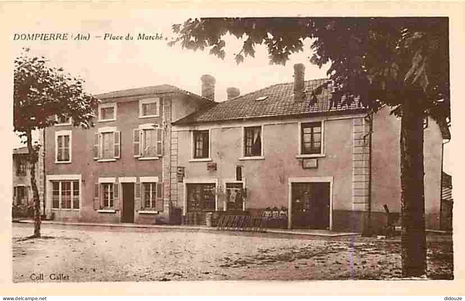 01 - Dompierre - Place Du Marché - Animée - CPA - Voir Scans Recto-Verso - Unclassified