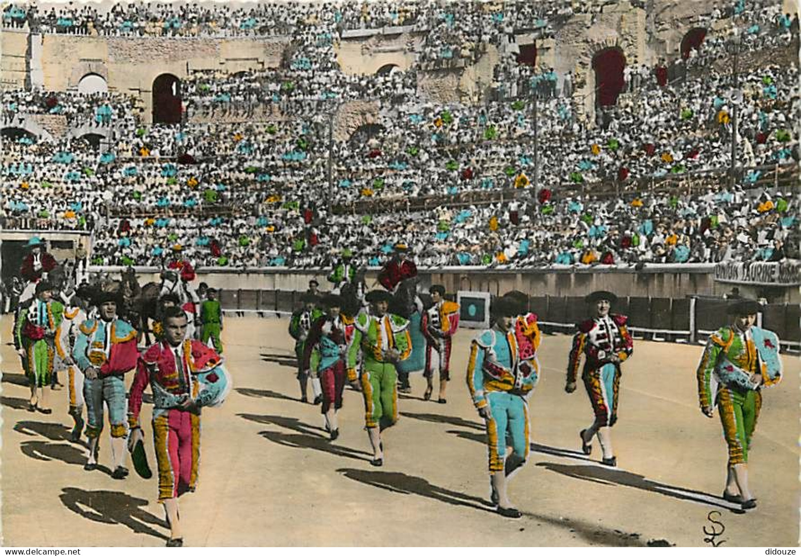 Corrida - El Paséo Ou Entrée Dans L'arène Des Matadors, Toréadors Et Picadors - CPM - Voir Scans Recto-Verso - Corridas