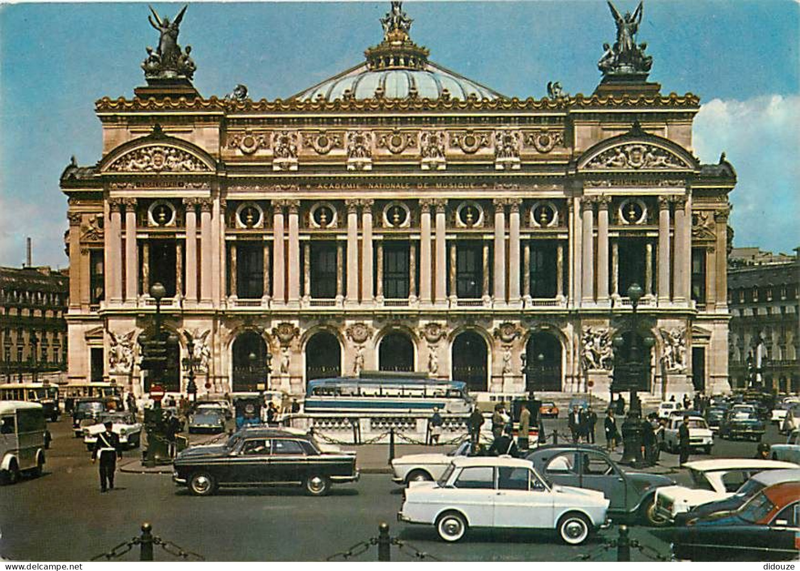 Automobiles - Paris - La Place De L'Opéra - 2CV - Bus - Autocar - CPM - Voir Scans Recto-Verso - Voitures De Tourisme