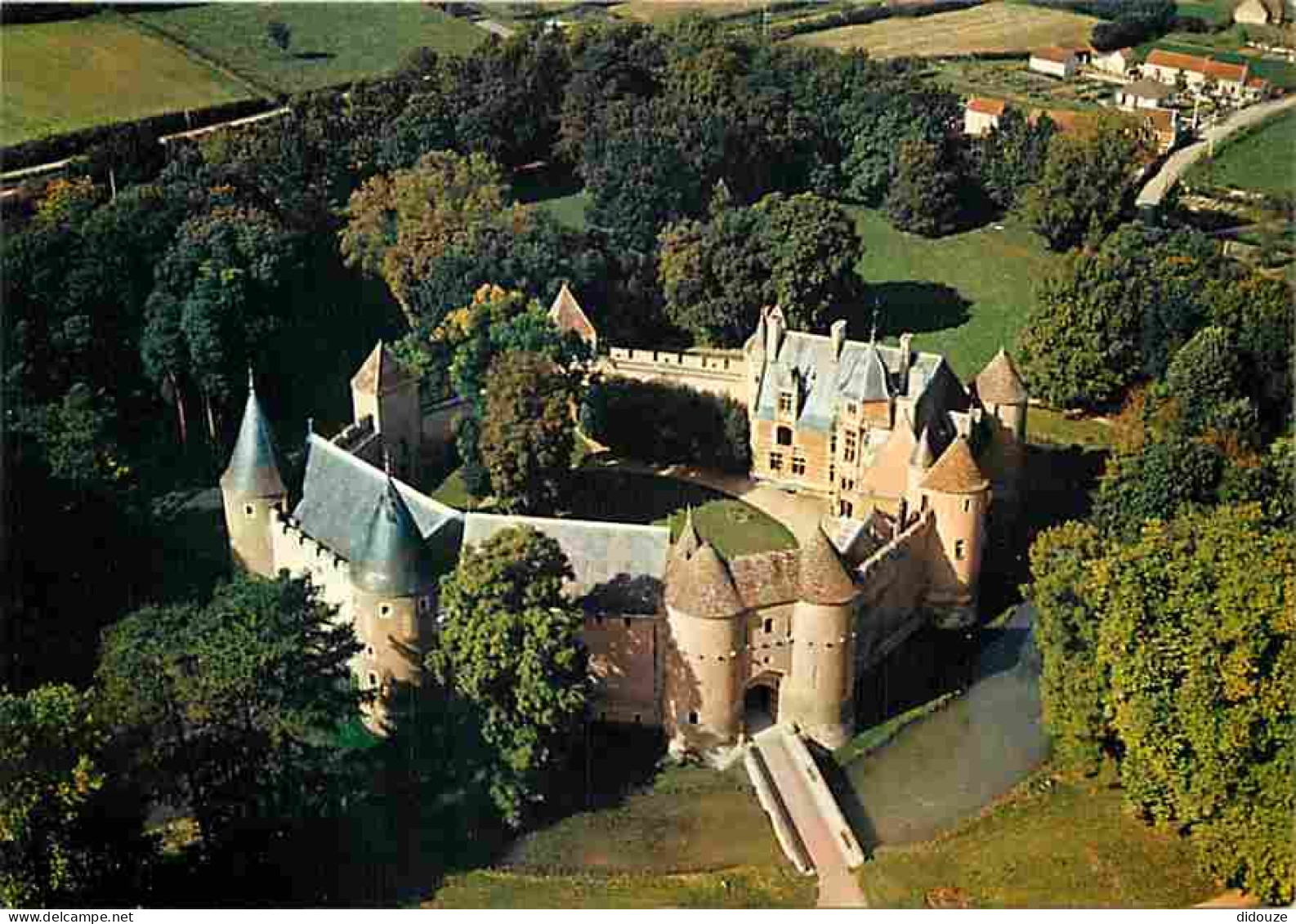 Chateaux - Château De Ainay Le Vieil - Vue Aérienne - Cher - Carte Neuve - CPM - Voir Scans Recto-Verso - Kastelen