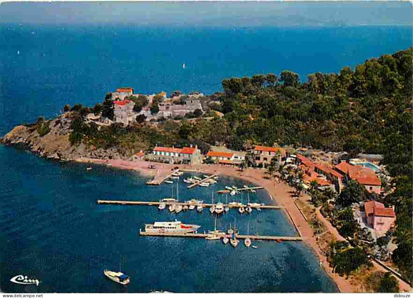 83 - Ile De Port Cros - Vue Panoramique Aérienne Du Port - CPM - Voir Scans Recto-Verso - Other & Unclassified