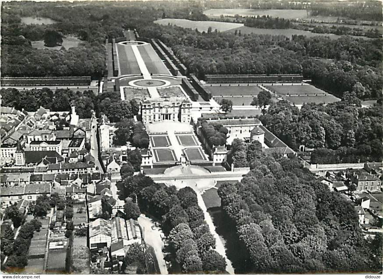 77 - Champs Sur Marne - Le Château - Vue Aérienne - CPSM Grand Format - CPM - Voir Scans Recto-Verso - Sonstige & Ohne Zuordnung