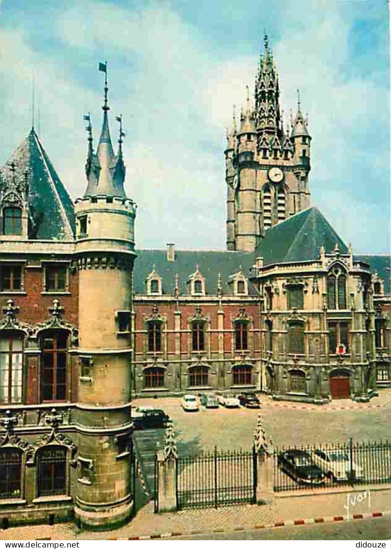 59 - Douai - L'Hotel De Ville - Le Beffroi - Automobiles - CPM - Voir Scans Recto-Verso - Douai