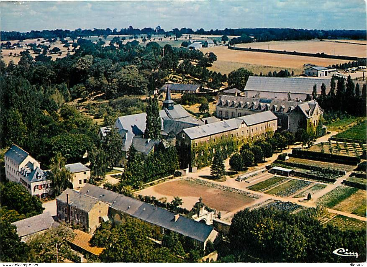 53 - Entrammes - Abbaye Notre-Dame De Port Du Salut - Vue Générale Aérienne Du Monastère - CPM - Voir Scans Recto-Verso - Entrammes