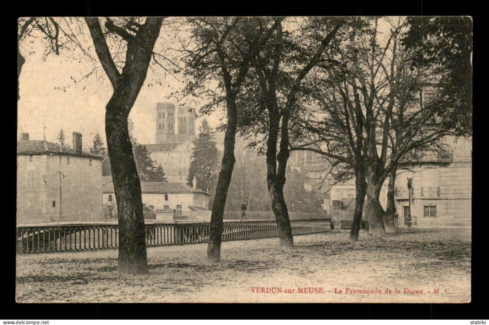 CACHET DU 95E REGIMENT TERRITORIAL D'INFANTERIE ENVOYE DU SECTEUR POSTAL 157 SUR CARTE DE VERDUN, EDIT MARTIN-COLARDELLE - WW I