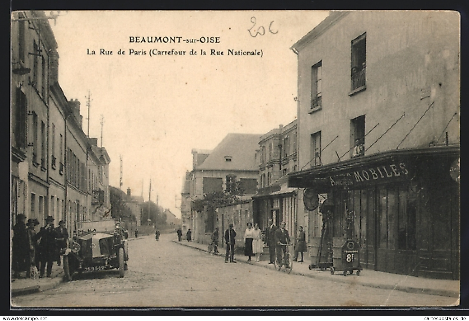 CPA Beaumont-sur-Oise, La Rue De Paris, Carrefour De La Rue Nationale, Vue De La Rue  - Beaumont Sur Oise