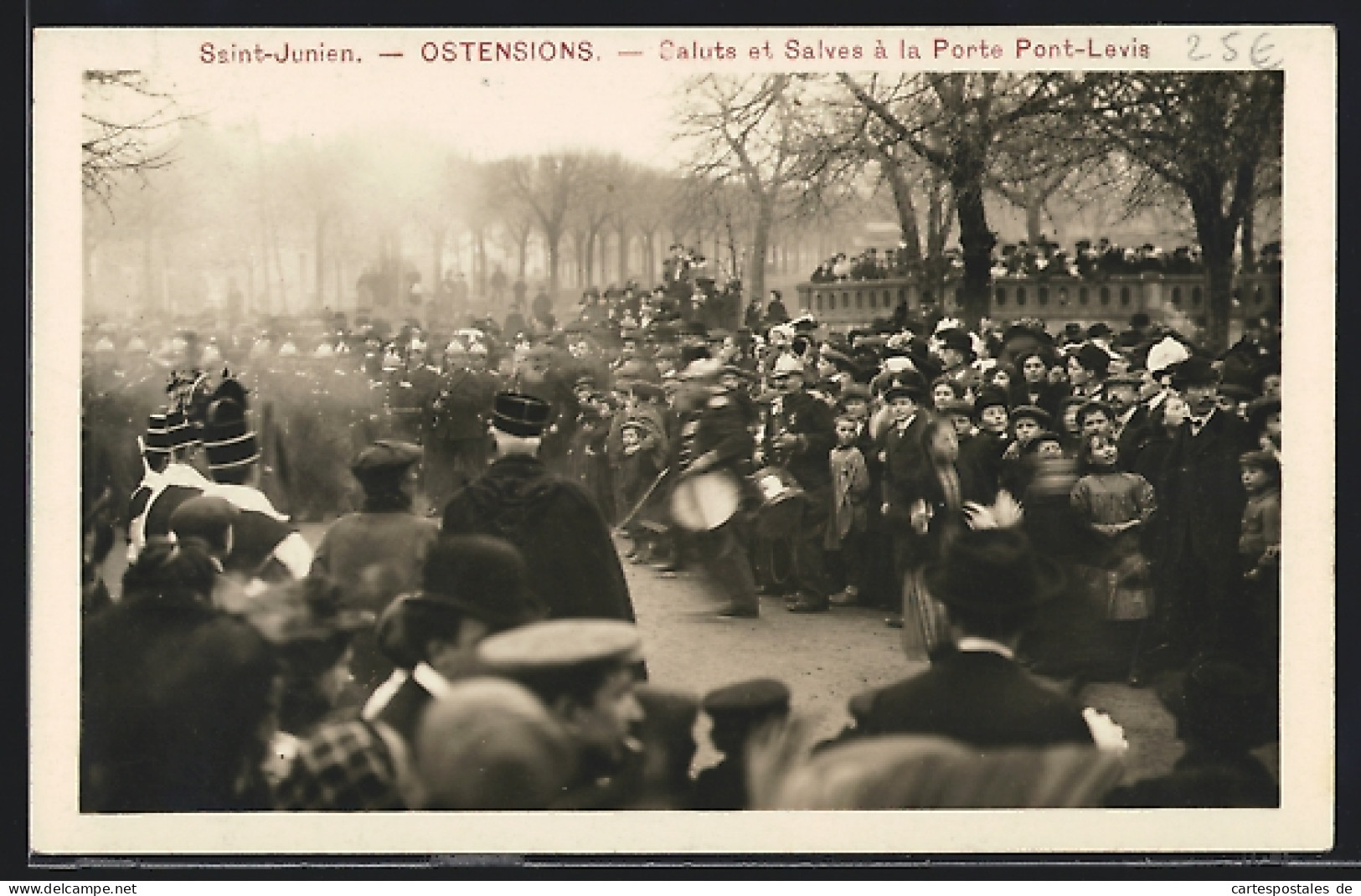 CPA Saint-Junien, Ostensions, Saluts Et Salves à La Porte Pont-Levis  - Saint Junien