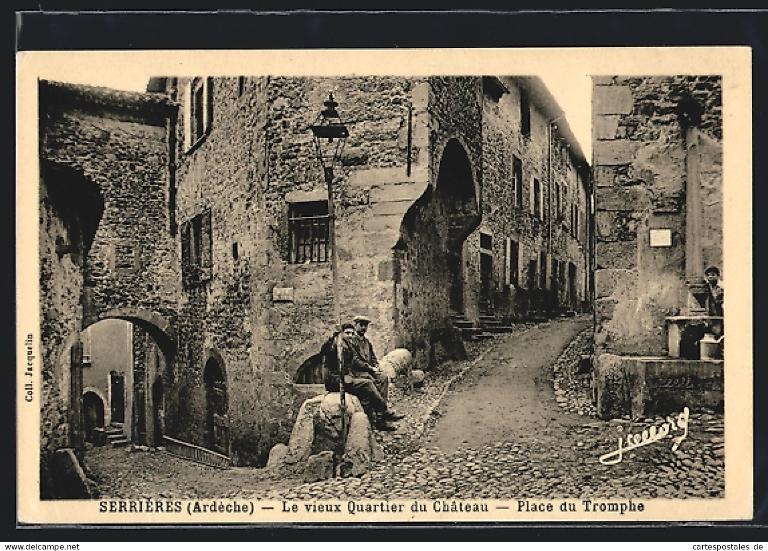 CPA Serrieres, Le Vieux Quartier Du Chateau, Place Du Tromphe  - Sonstige & Ohne Zuordnung