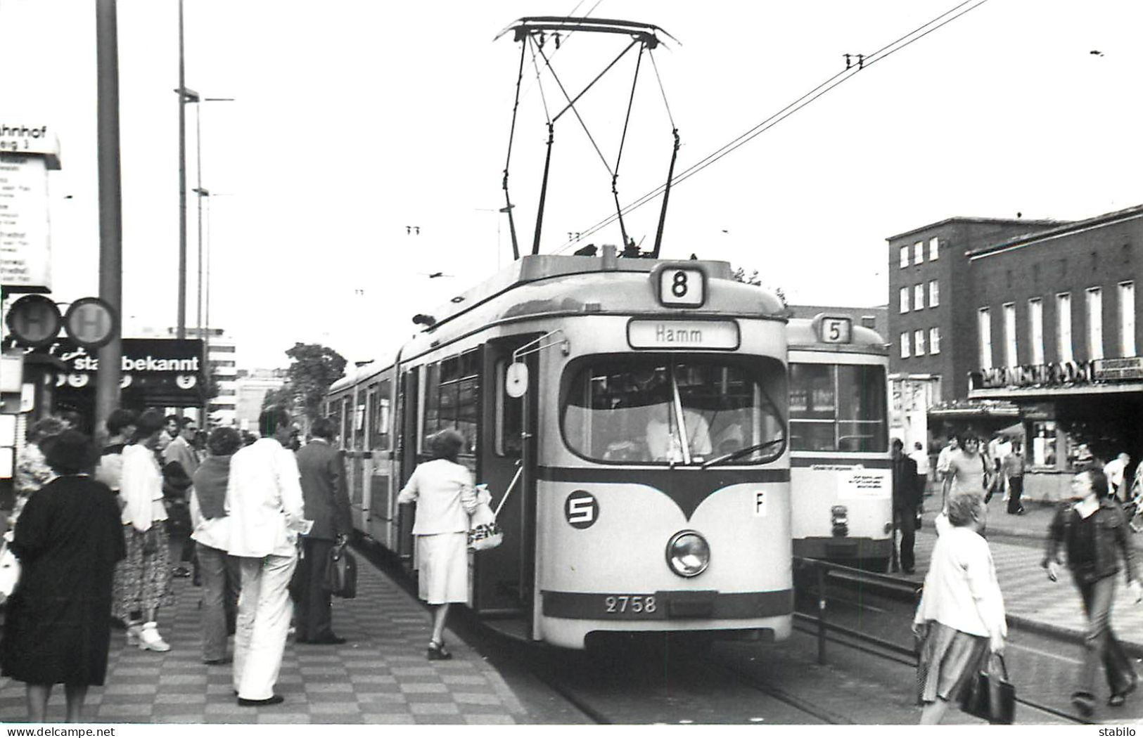 TRAMWAY - ALLEMAGNE - DUSSELDORF - Treinen