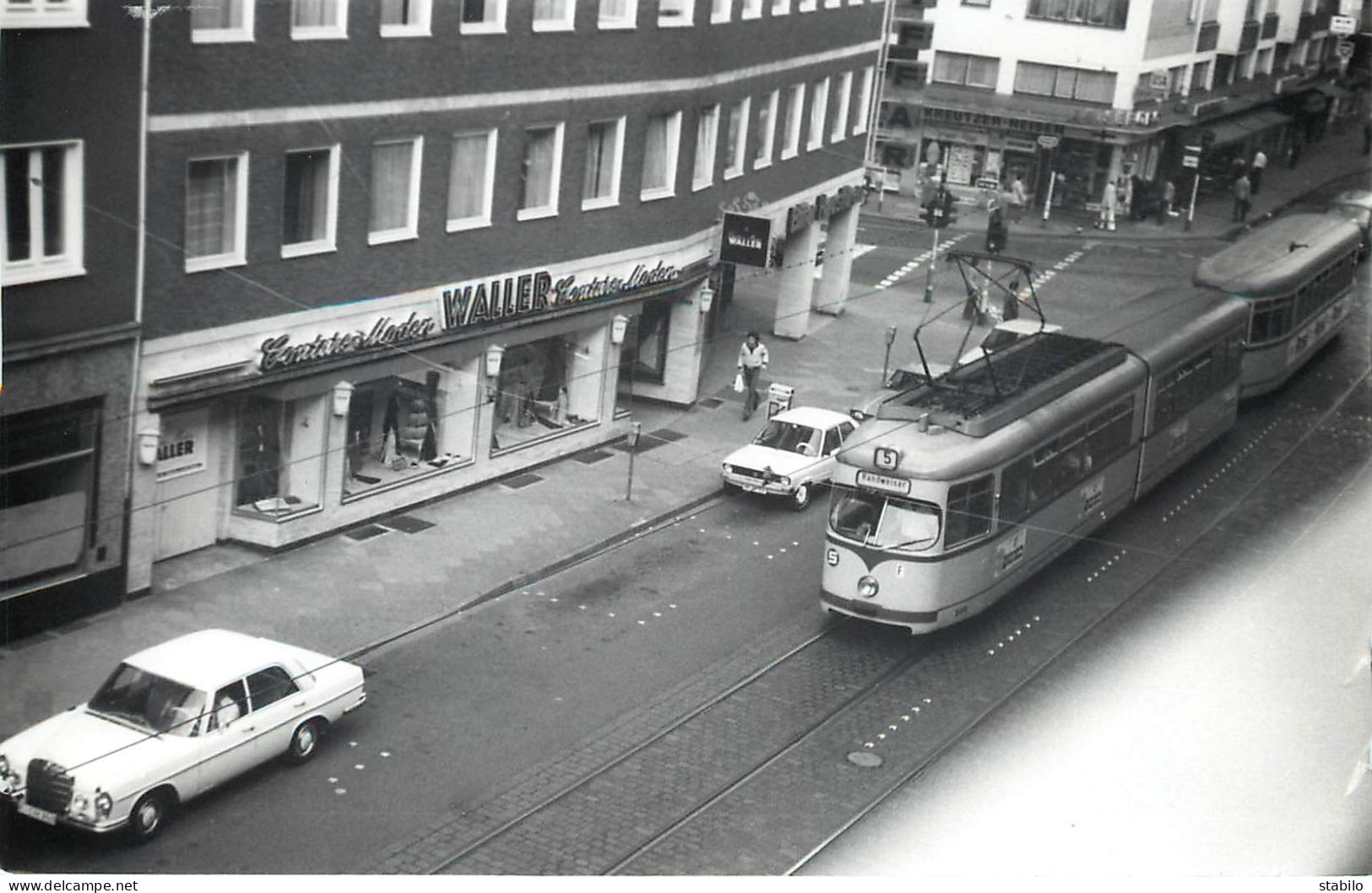 TRAMWAY - ALLEMAGNE - DUSSELDORF - Treinen